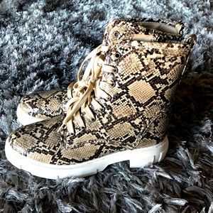 Bamboo Combat Boots Womens US 10 or 40 Brown Tan Lace Up Zipper Ankle